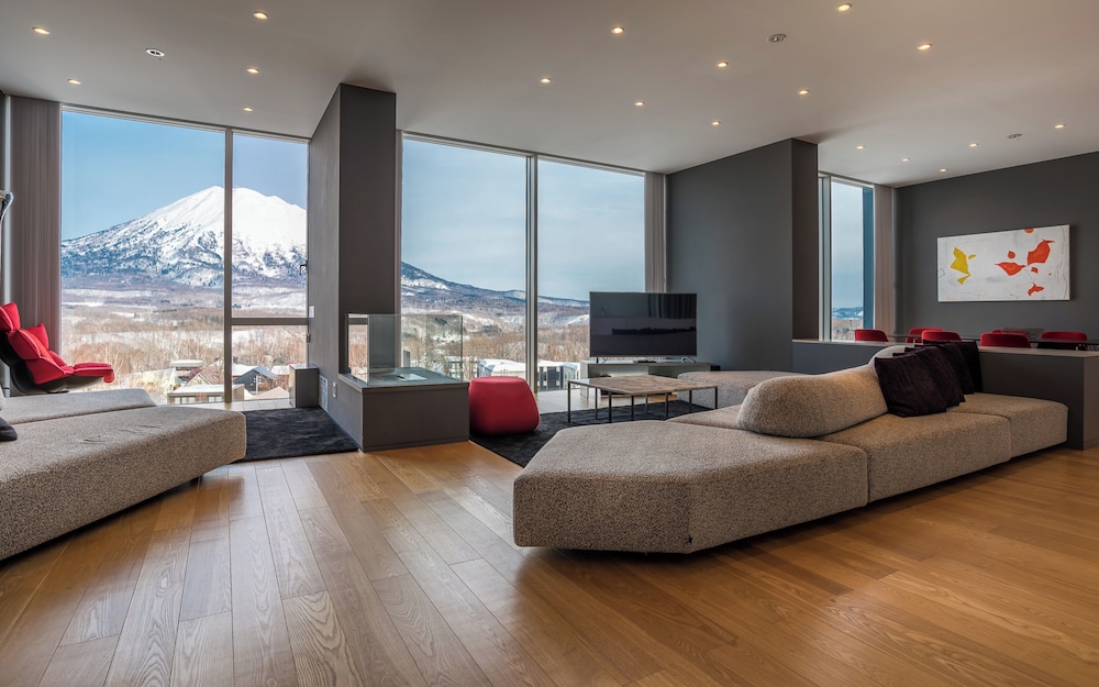 4ベッドルーム 羊蹄パノラマ ペントハウス レジデンス 部屋からの景観1 | テラッツェ・ニセコ