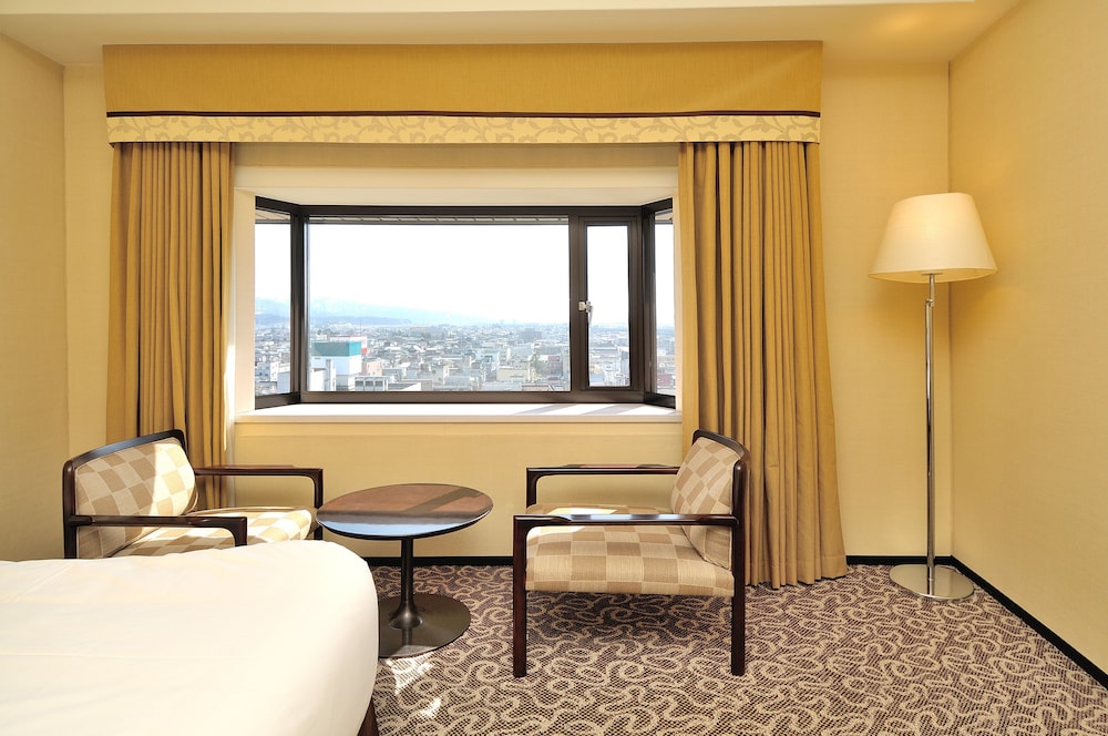 スーペリアツインルーム喫煙可 2名様ご利用 客室1 | ホテルニューオータニ長岡