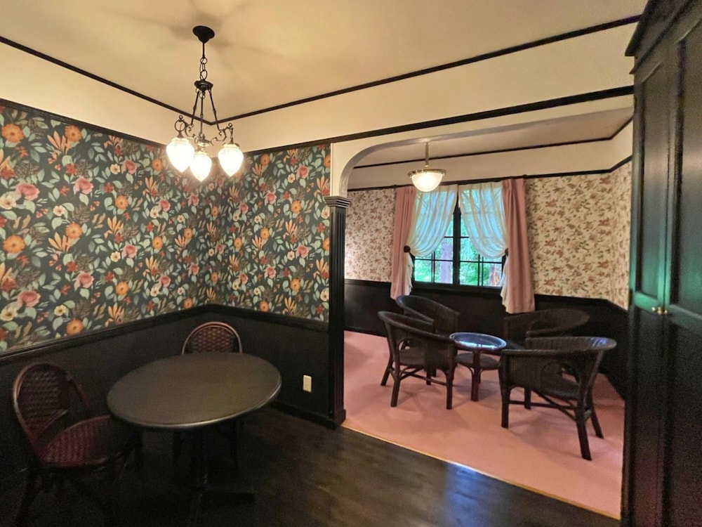 エグゼクティブ スイート ダブルベッド 2 台 禁煙 客室4 | レストラン＆ホテル トロイメライ