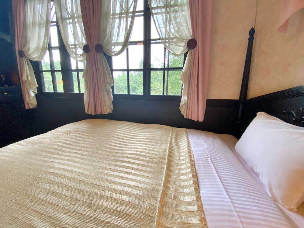 デラックス ルーム 客室3 | レストラン＆ホテル トロイメライ