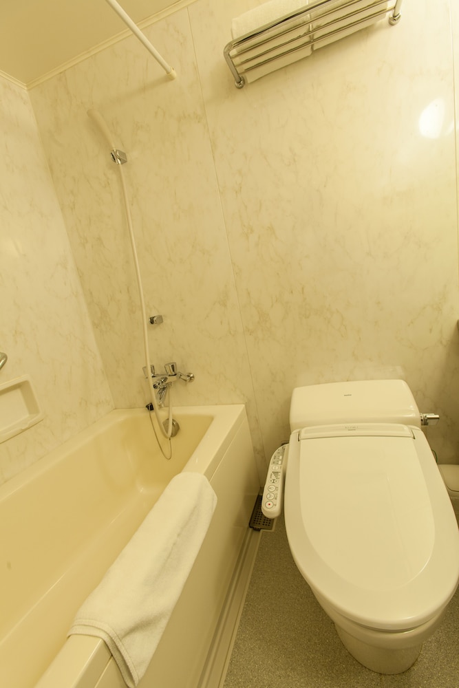 スタンダード バスルーム0 | レストラン＆ホテル トロイメライ