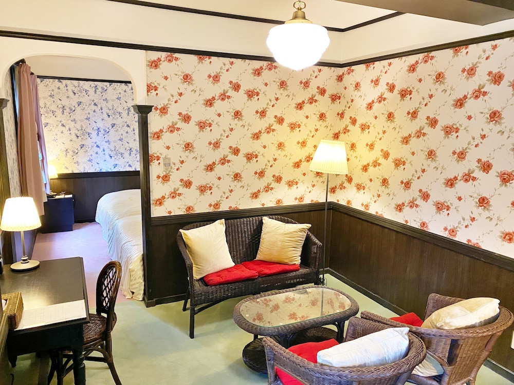 エグゼクティブ ルーム ダブルベッド 2 台 禁煙 | レストラン＆ホテル トロイメライ