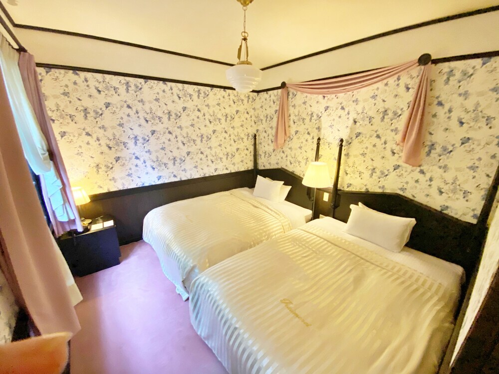 エグゼクティブ ルーム ダブルベッド 2 台 禁煙 客室2 | レストラン＆ホテル トロイメライ