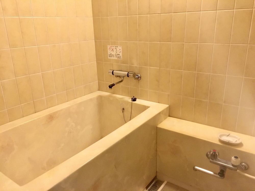 ローベッド付きジュニアスイート(50~60sqm/禁煙) バスルーム0 | あわら温泉 ホテル八木