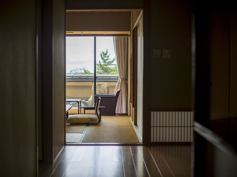 吉祥スイートルーム「芭蕉庵」(約90sqm/禁煙) 客室3 | あわら温泉 ホテル八木