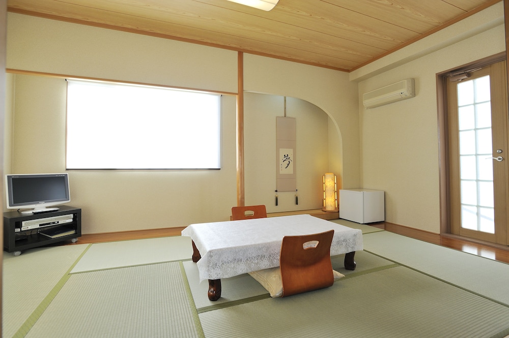 露天風呂付　スイートルーム　マウンテンビュー 客室4 | ホテル眺望山荘