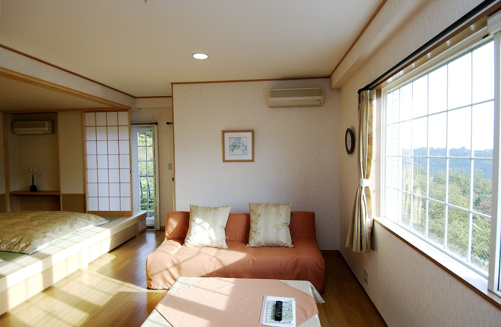 ルーム シングルベッド 2 台 バルコニー シービュー 客室3 | ホテル眺望山荘