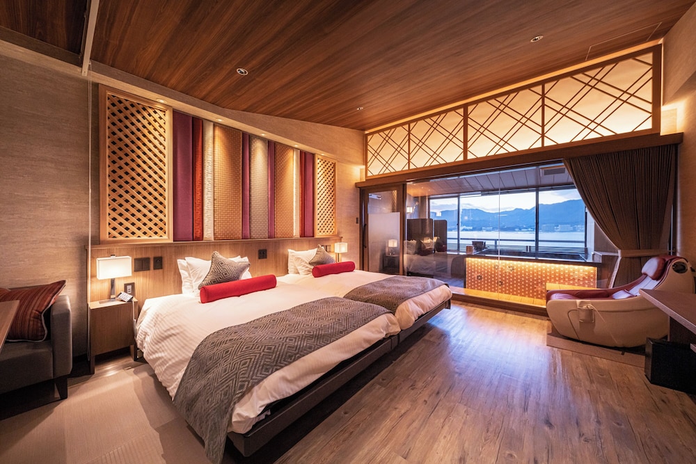 ロイヤル ツインルーム 専用バスルーム オーシャンビュー | 宮島錦水館