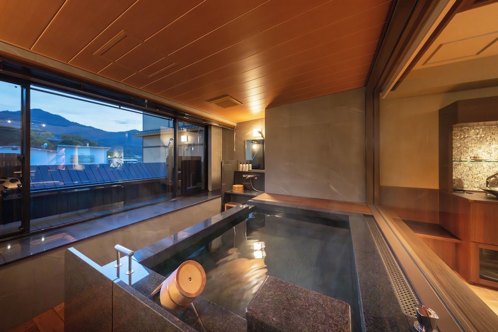 町家スイート 嘉-Yomi バスルーム0 | 宮島錦水館