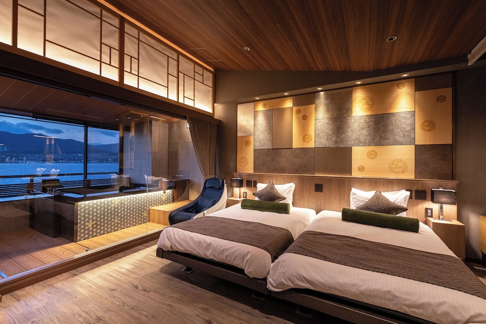 ロイヤル ツインルーム 専用バスルーム オーシャンビュー 客室3 | 宮島錦水館