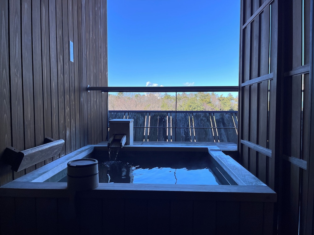 [富士山ビュー] 洋室 温泉露天風呂付 | ラフォーレ修善寺 山紫水明