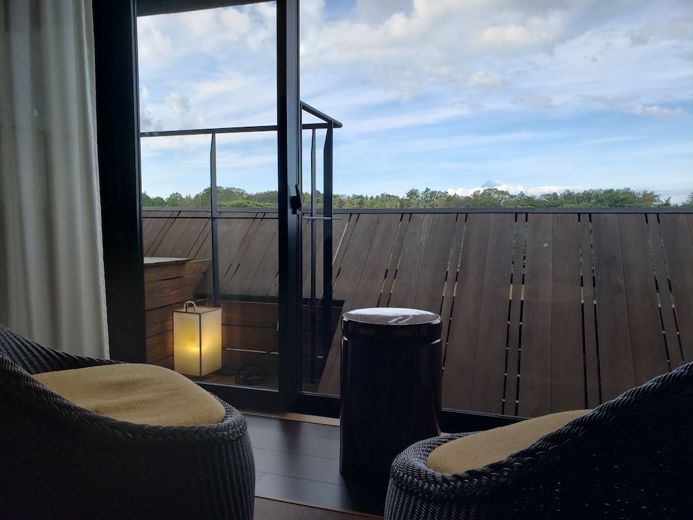 [富士山ビュー] 和洋室 温泉露天風呂+テラス付 マウンテン ビュー0 | ラフォーレ修善寺 山紫水明