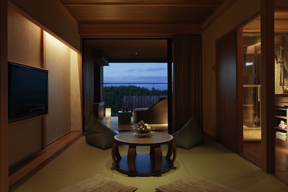 [富士山ビュー] 和洋室 温泉露天風呂+テラス付 客室1 | ラフォーレ修善寺 山紫水明