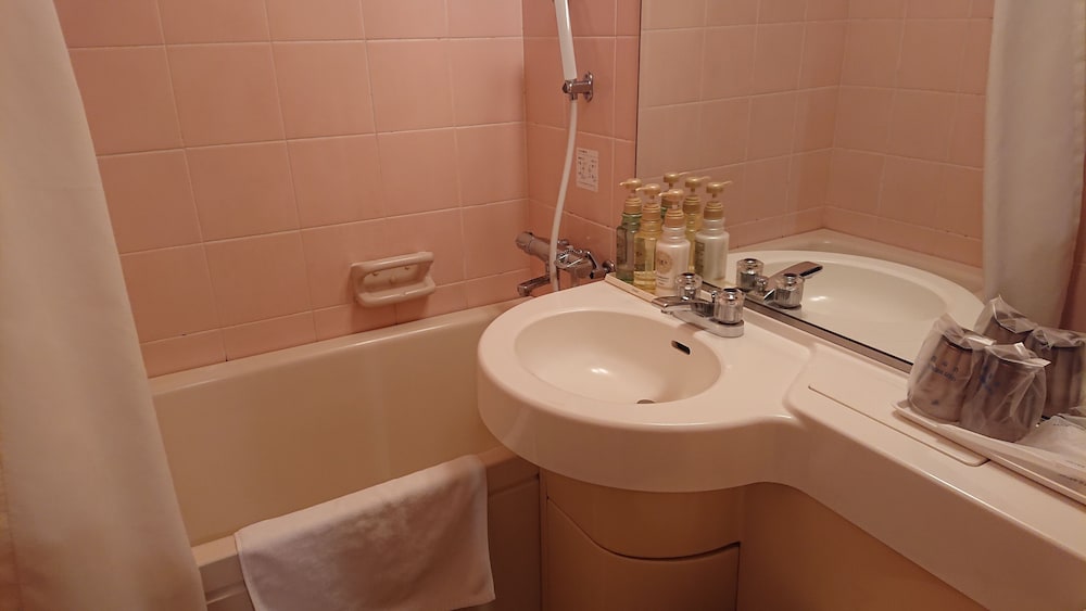 スタンダード ダブルルーム 喫煙可 バスルーム0 | 岡山スクエア ホテル