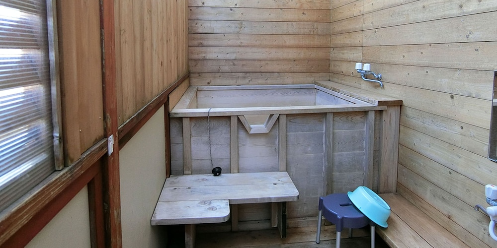 特別和洋室6人部屋 205号室 禁煙 冷蔵庫 Wi-Fi バスルーム0 | 湯楽庵 みやざき