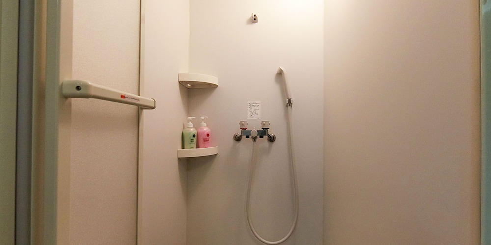 特別和洋室6人部屋 205号室 禁煙 冷蔵庫 Wi-Fi バスルーム1 | 湯楽庵 みやざき