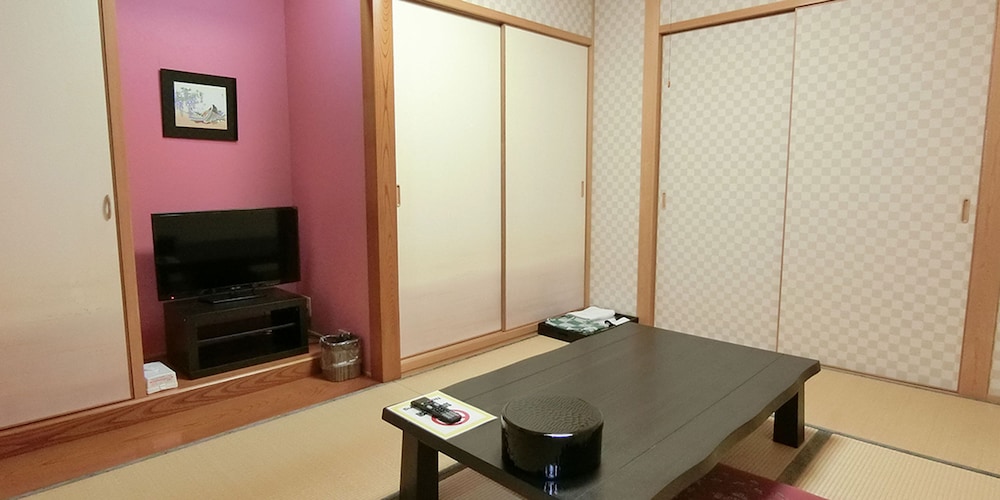 和洋室5人部屋 203号室 禁煙 冷蔵庫 Wi-Fi 客室1 | 湯楽庵 みやざき