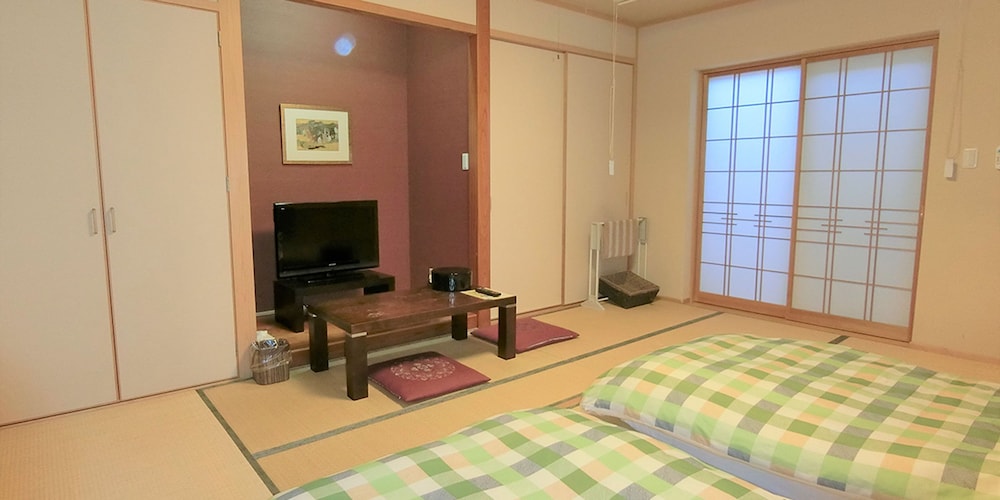 和室4人部屋 101号室 禁煙 冷蔵庫 Wi-Fi 客室1 | 湯楽庵 みやざき