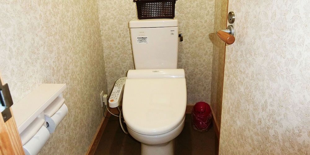 和室4人部屋 101号室 禁煙 冷蔵庫 Wi-Fi バスルームの設備0 | 湯楽庵 みやざき