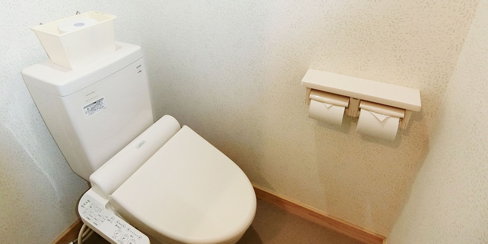 和洋室5人部屋 203号室 禁煙 冷蔵庫 Wi-Fi バスルームの設備0 | 湯楽庵 みやざき