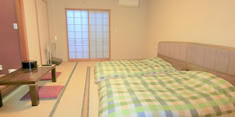 和室4人部屋 101号室 禁煙 冷蔵庫 Wi-Fi | 湯楽庵 みやざき