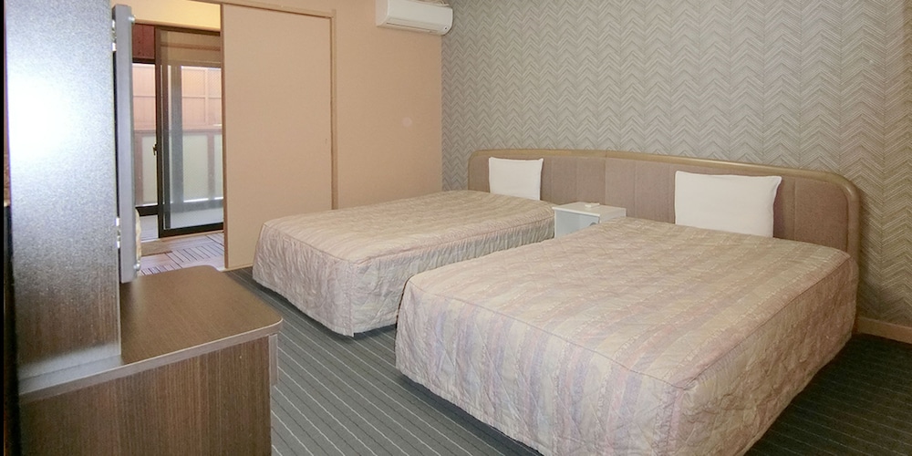 和洋室5人部屋 203号室 禁煙 冷蔵庫 Wi-Fi 客室2 | 湯楽庵 みやざき