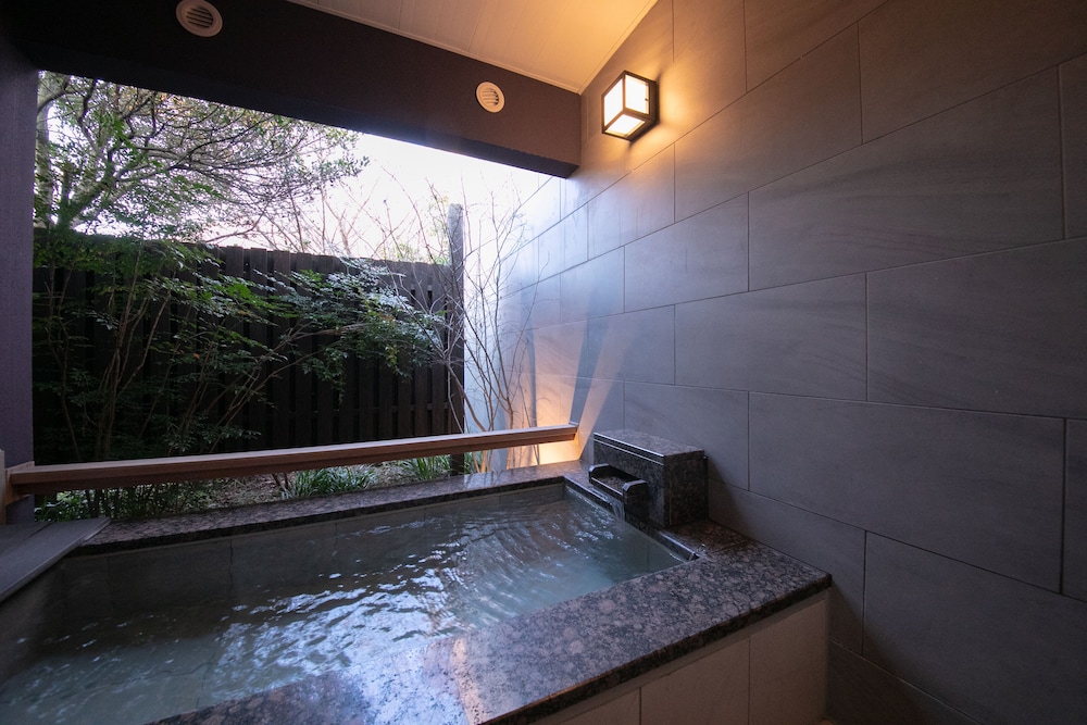 うつぎ (半露天風呂付客室) 禁煙 バスルーム0 | 由布院別邸 樹
