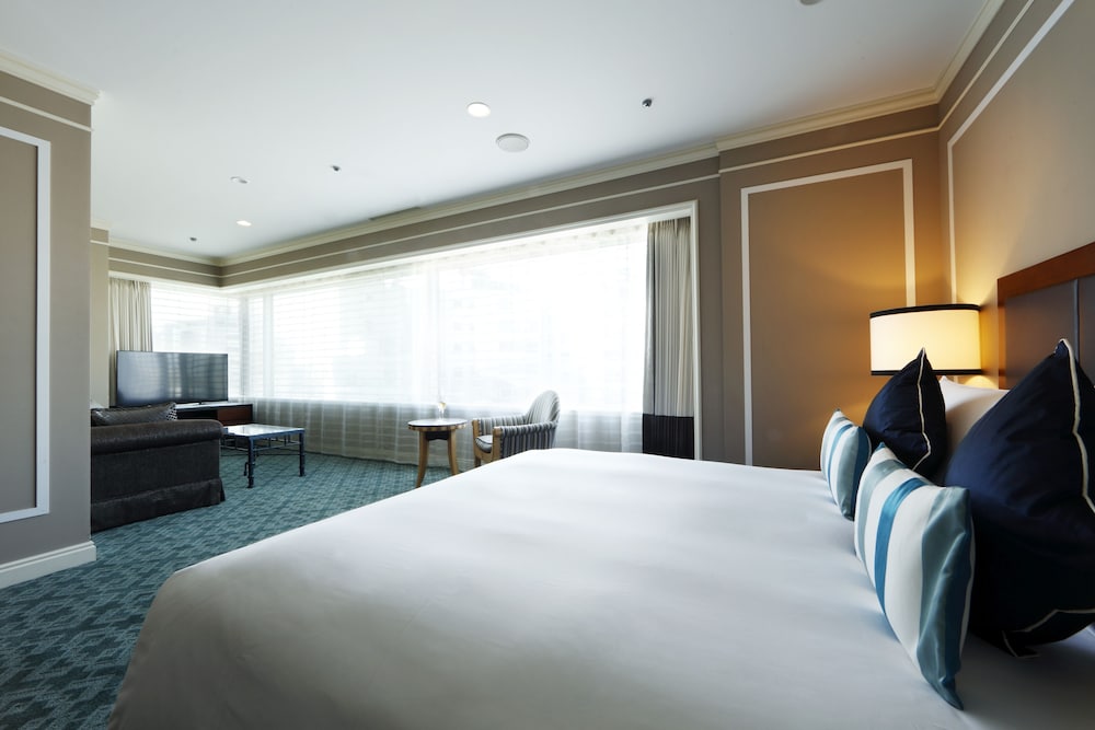 スタジアムデラックス (45平米/キングサイズベッド) 禁煙 客室2 | ホテルアラマンダ青山