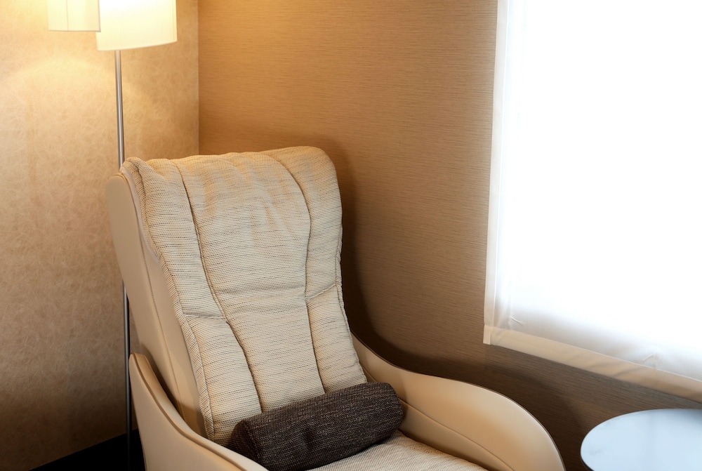 デラックスキングルーム　禁煙 客室の設備とサービス0 | ダイワロイネットホテル名古屋太閤通口