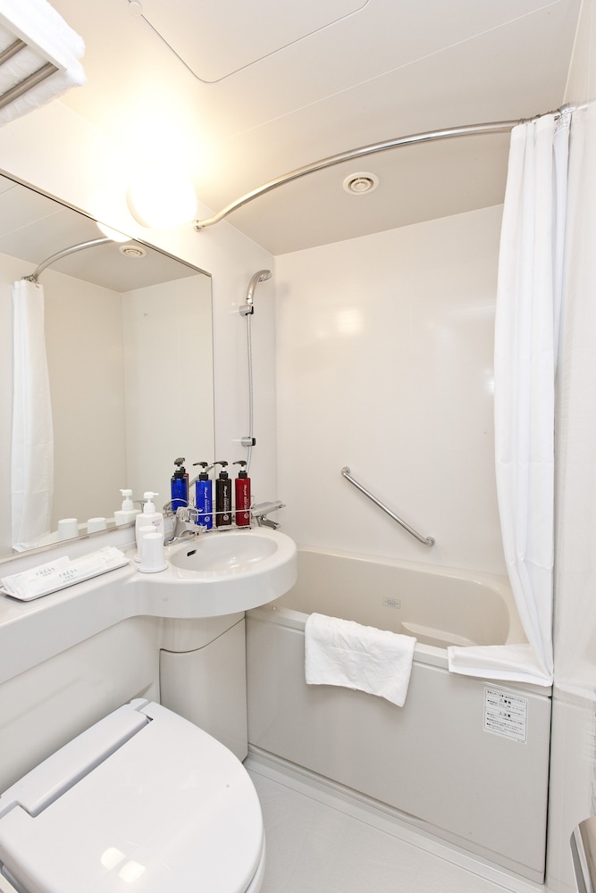 コンフォート ダブルルーム 禁煙 バスルーム1 | 相鉄フレッサイン銀座七丁目