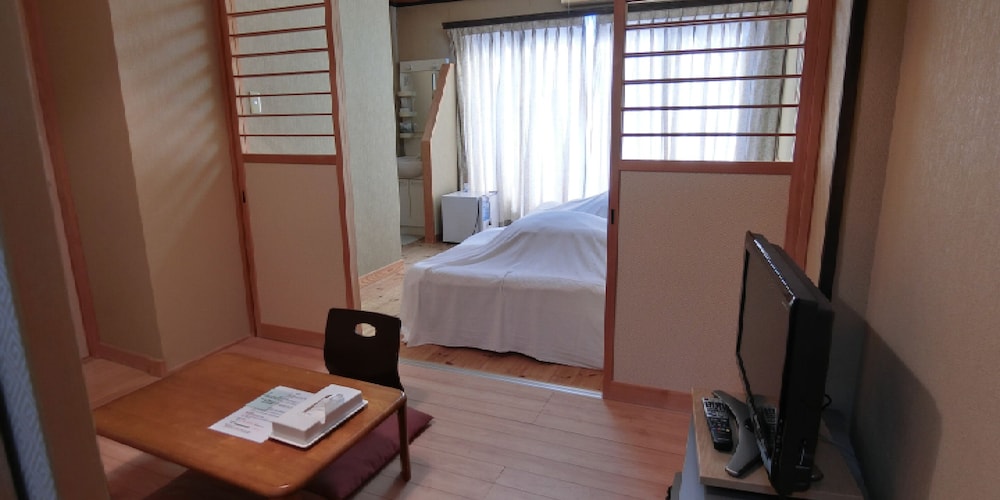 客室1 | 民宿 inn しらはま 駅の宿