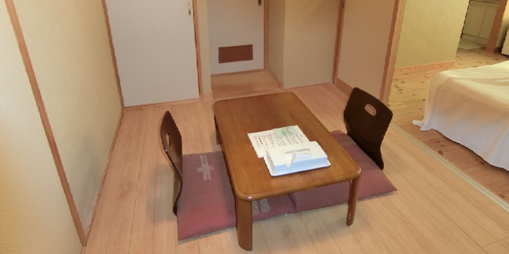 エコノミー　ツインルーム　102 客室3 | 民宿 inn しらはま 駅の宿