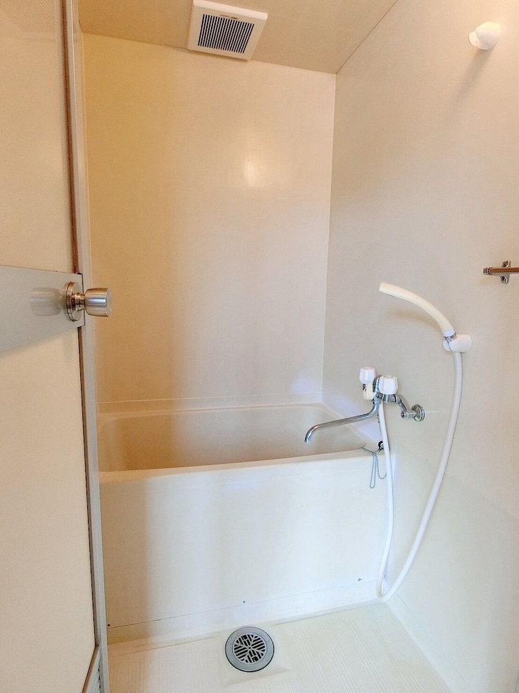 エコノミー　ツインルーム　102 客室6 | 民宿 inn しらはま 駅の宿