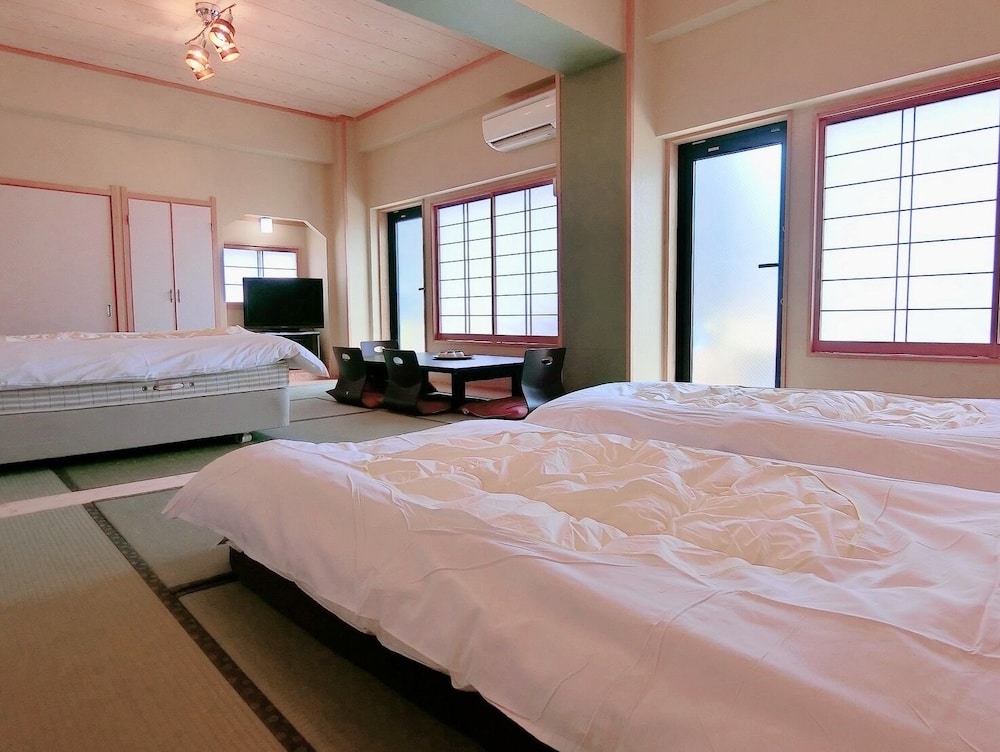 和室 4人部屋 露天風呂付 202 客室0 | 民宿 inn しらはま 駅の宿