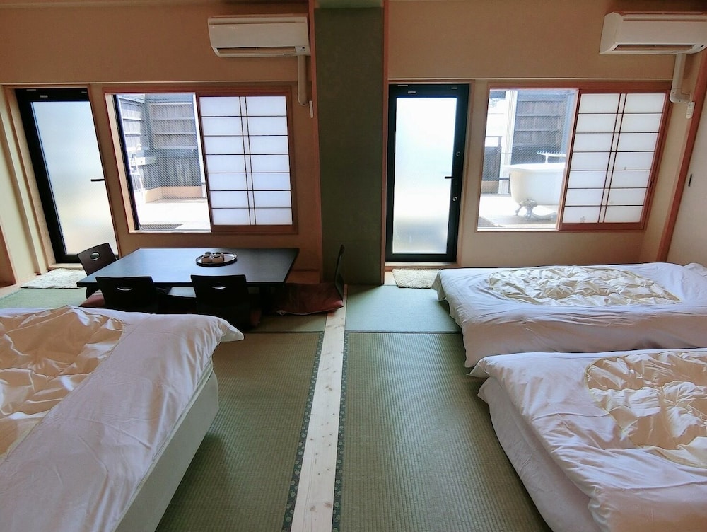 和室 4人部屋 露天風呂付 202 客室3 | 民宿 inn しらはま 駅の宿