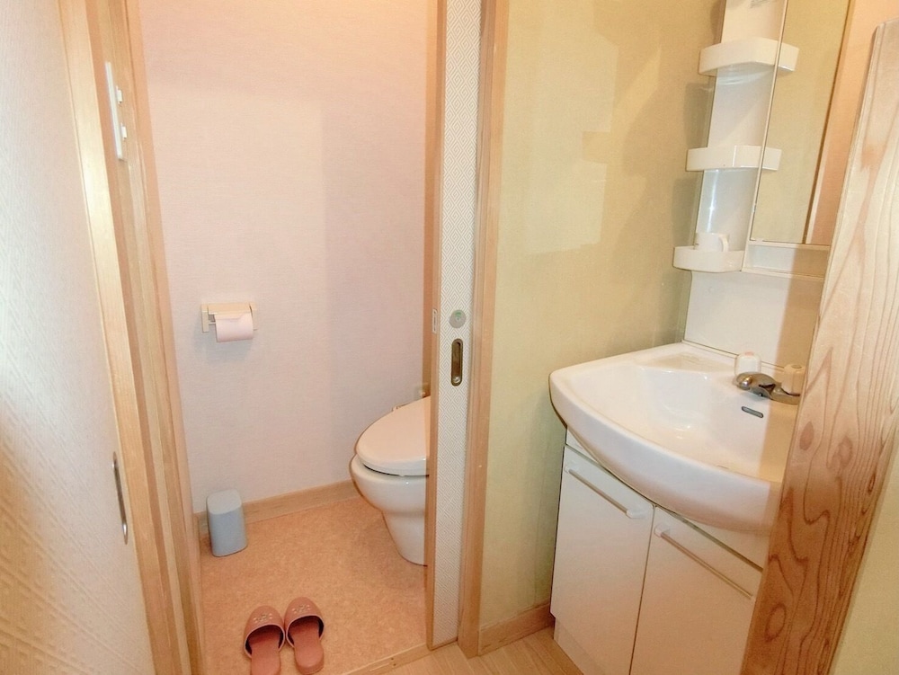 和室 4人部屋 露天風呂付 202 客室6 | 民宿 inn しらはま 駅の宿