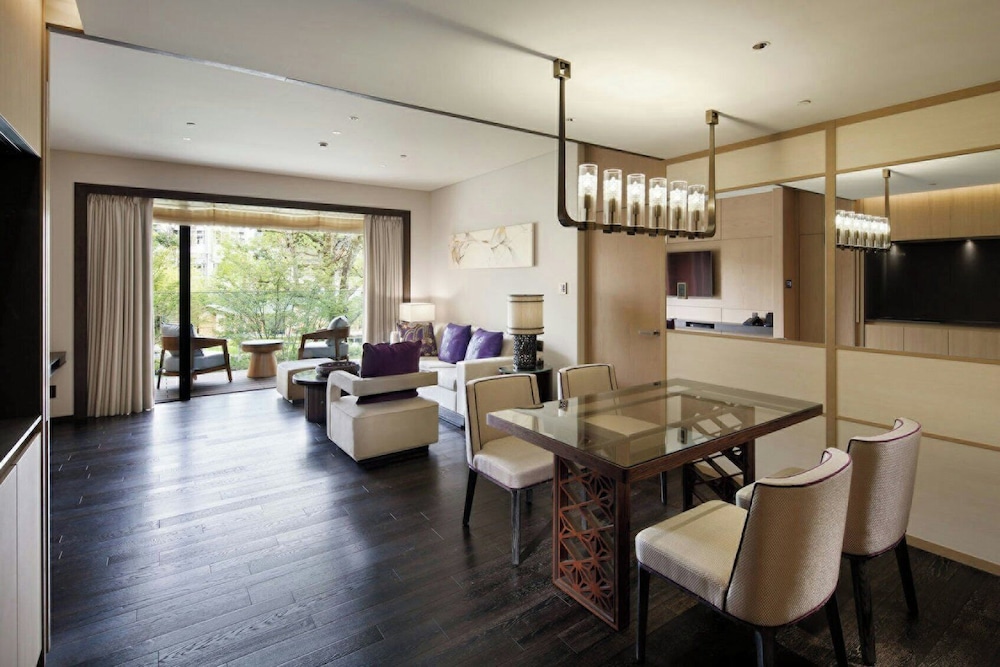 ルーム 2 ベッドルーム (Heritage Garden Residence) リビング エリア0 | フォーシーズンズホテル京都