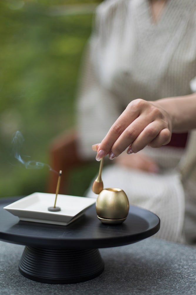 ルーム キングベッド 1 台 (Residence) 客室の設備とサービス0 | フォーシーズンズホテル京都