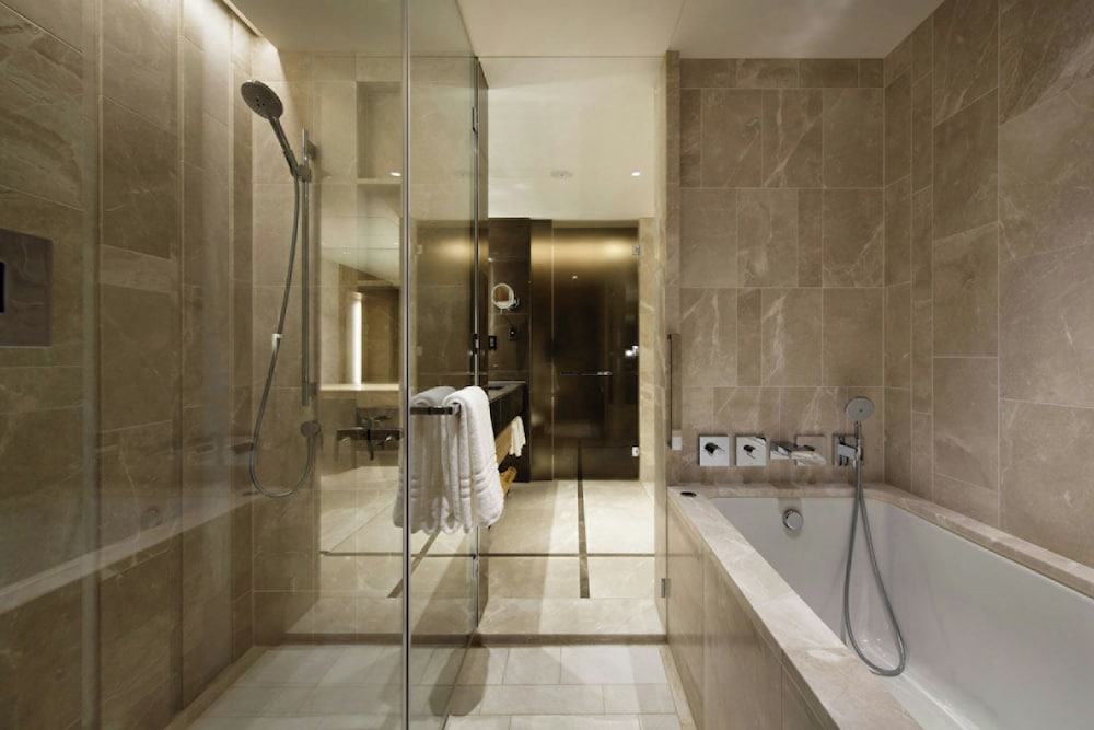 プレミアルーム（キング） バスルーム1 | フォーシーズンズホテル京都