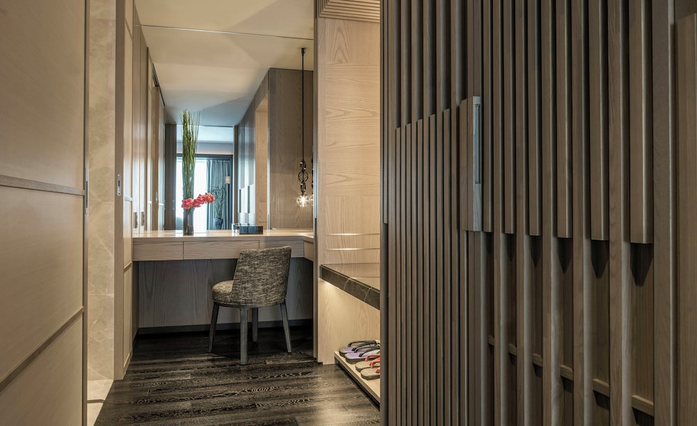 プレミア スイート 1 ベッドルーム (Heritage Garden) 客室1 | フォーシーズンズホテル京都