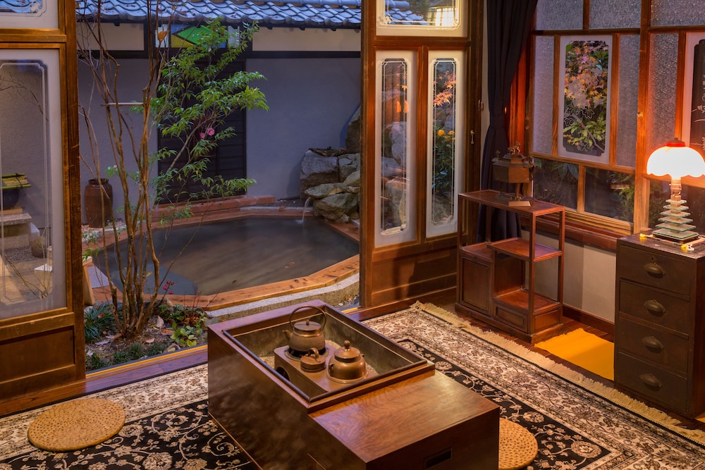 スイート　露天風呂付き 客室1 | 日田温泉琴平 旅籠かやうさぎ