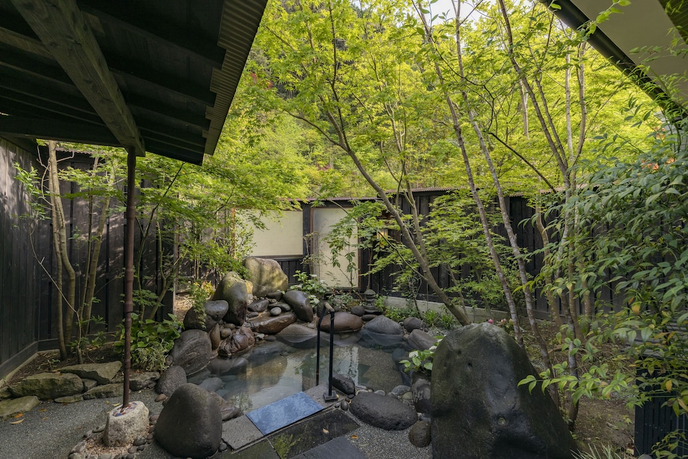 スイート　露天風呂付き 客室9 | 日田温泉琴平 旅籠かやうさぎ