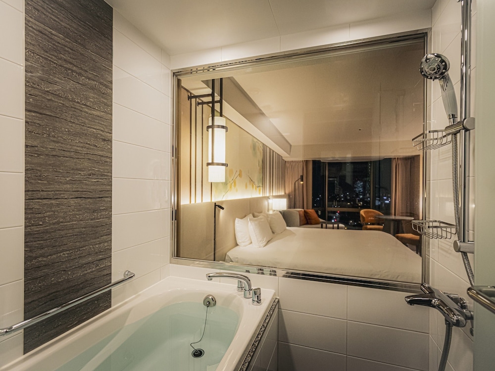 エグゼクティブ デラックス キング ビューバス　スカイツリー側（大人3名用/ラウンジアクセス付） バスルーム0 | 浅草ビューホテル