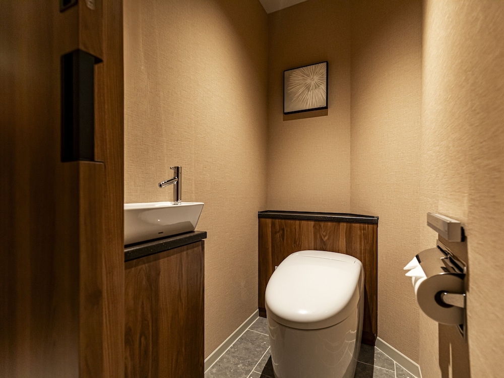 エグゼクティブ デラックス キング　スカイツリー側（大人3名用/ラウンジアクセス付） バスルーム2 | 浅草ビューホテル