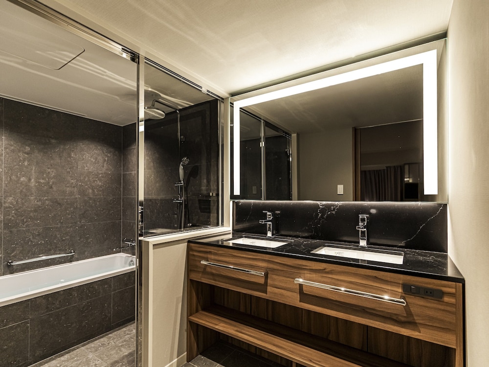 エグゼクティブ ジュニア スイート　シティ側（大人3名用/ラウンジアクセス付） バスルーム0 | 浅草ビューホテル