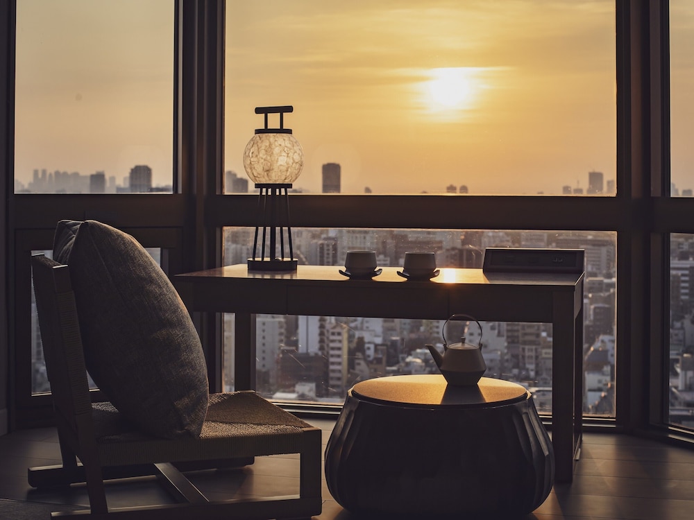 エグゼクティブ ジュニア スイート　シティ側（大人3名用/ラウンジアクセス付） 客室2 | 浅草ビューホテル