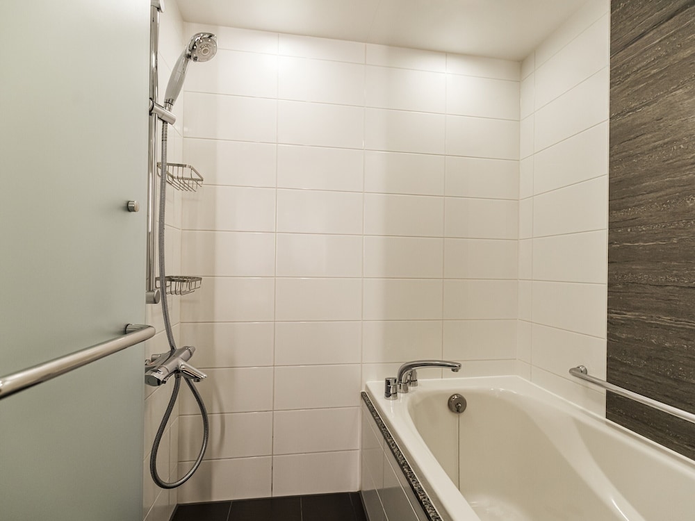 エグゼクティブ デラックス ツイン　スカイツリー側（ラウンジアクセス付） バスルーム1 | 浅草ビューホテル