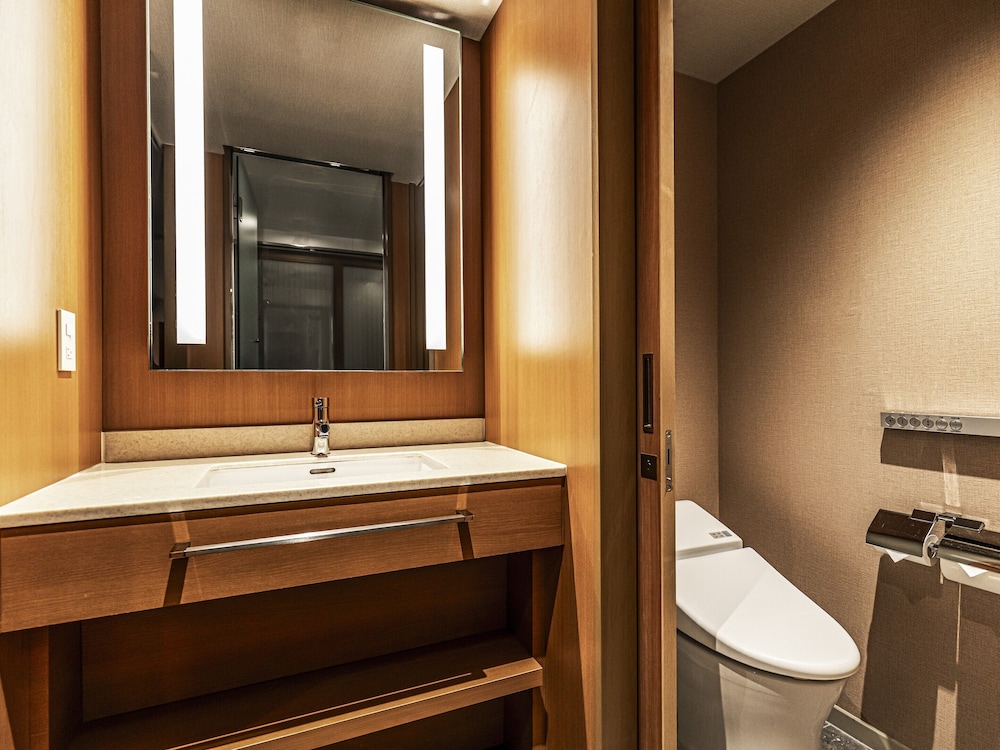 エグゼクティブ デラックス キング ビューバス　スカイツリー側（大人3名用/ラウンジアクセス付） バスルーム1 | 浅草ビューホテル