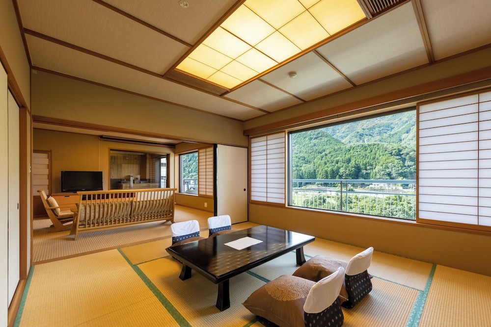 Mikazuki CLUB9 せせらぎ 禁煙 部屋からの景観0 | 鬼怒川温泉 日光きぬ川ホテル三日月