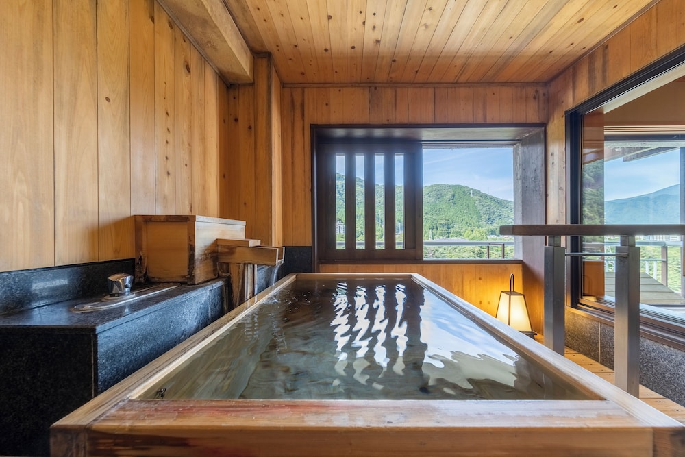 Mikazuki CLUB9 せせらぎ 禁煙 | 鬼怒川温泉 日光きぬ川ホテル三日月